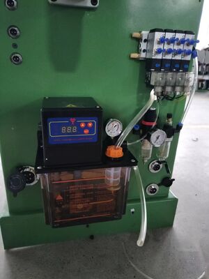 Mesin Pegas CNC Otomatis Multi Fungsi Sistem Servo Tiga Sumbu Cepat